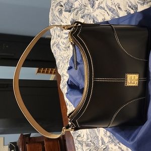 Dooney&Bourke Patent Baguette, black